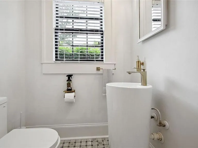 1720 Flagler Ave NE — Photo 21