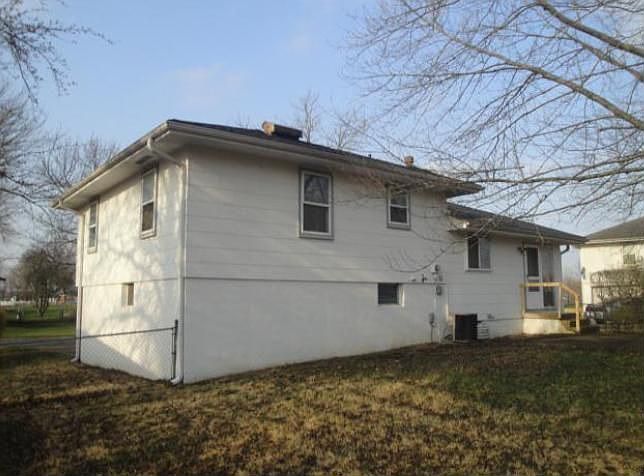 2nd image of 7404 E 118th Ter