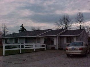 897 E Sternberg Rd, Norton Shores, MI 49441