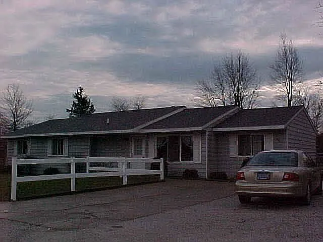 897 E Sternberg Rd photo 1