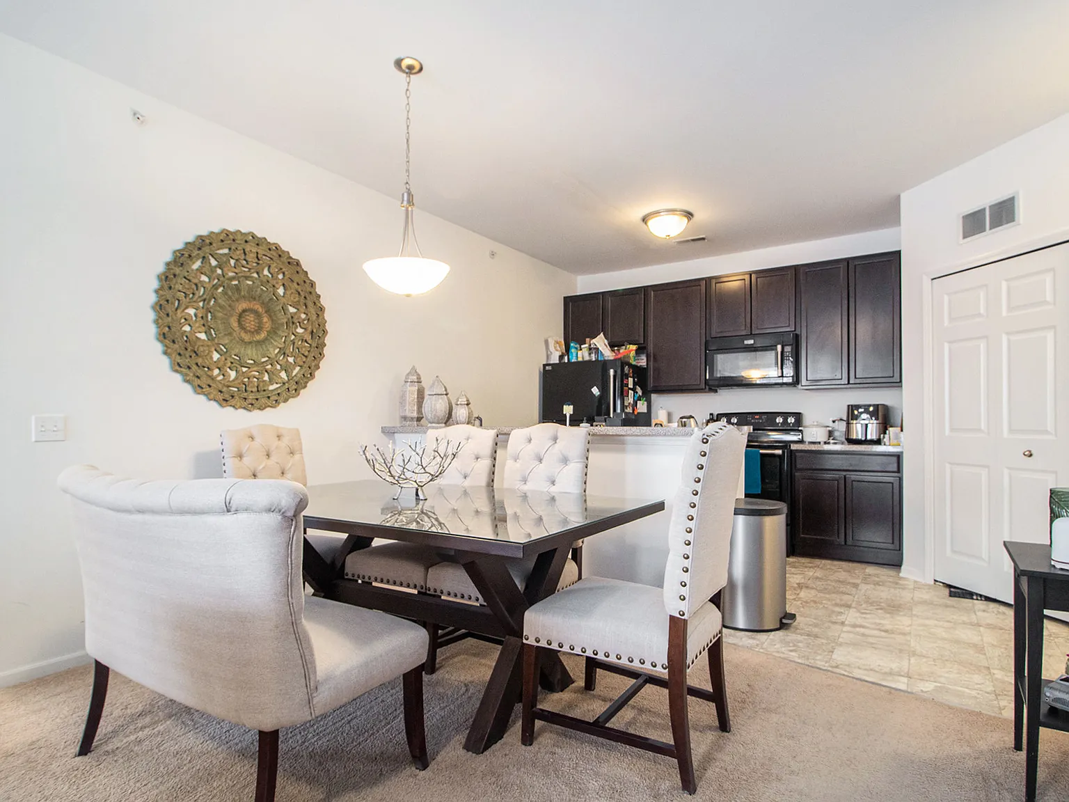 2 bed, 1188 sqft, $1,950 — Photo 4