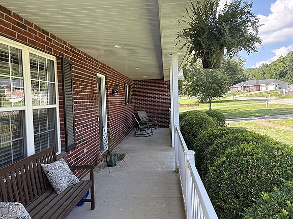 4th image of 8004 Hunters Ln