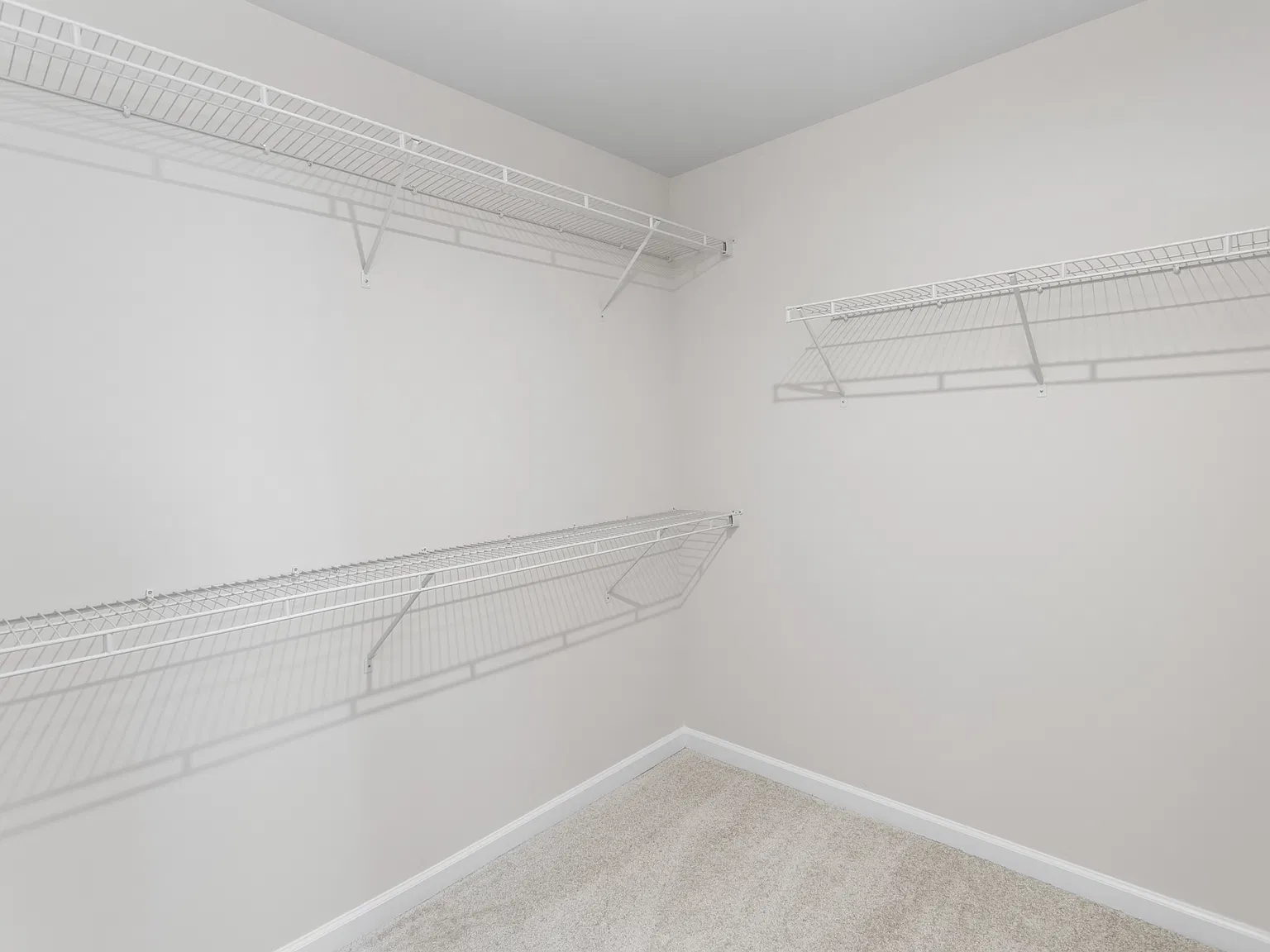 3 bed, 3.5 bath, 2700 sqft, $4,500 — Photo 3