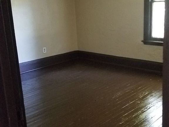 3rd image of 705 French St