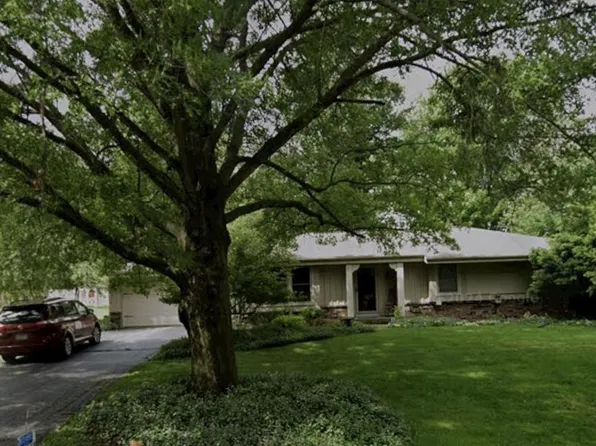 W378N5905 Valley ROAD, Oconomowoc, WI 53066