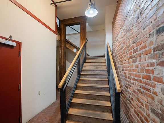 2nd image of 271 W Washington St