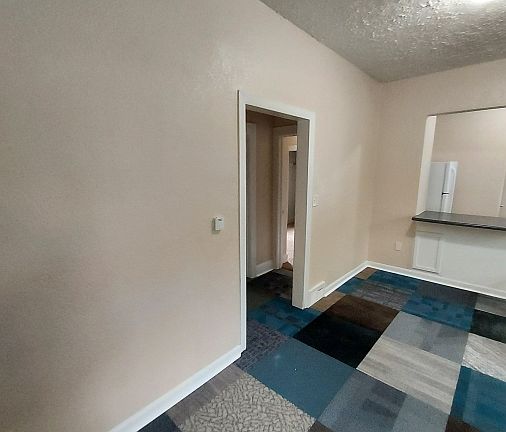 5th image of 807 N Central Ave