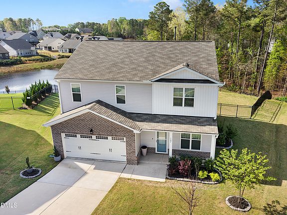 2nd image of 107 Capanne Ct