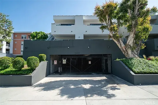 2 bed, $3,095 — Photo 4