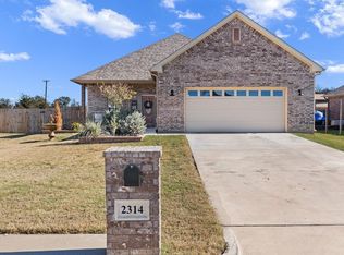 2314 Springhill Ct, Mineral Wells, TX 76067