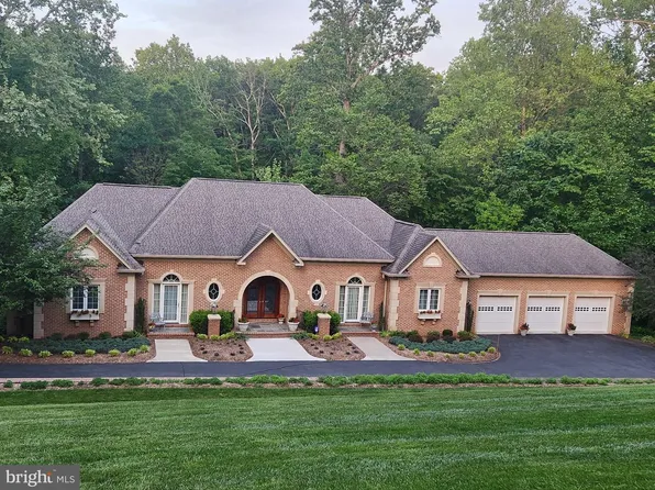 22030 Watson Rd, Leesburg, VA 20175