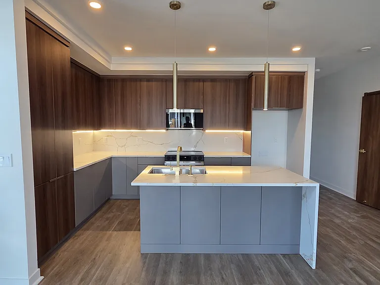 1100 Emilia Ave — Photo 2