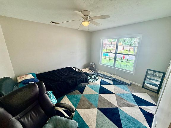 5th image of 216 Christopher Dr