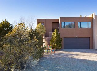 315 Loma Arisco, Santa Fe, NM 87501