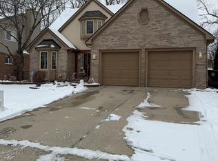 29830 Bobrich St, Livonia, MI 48152