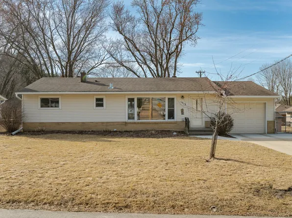 1908 10th St NE, Rochester, MN 55906