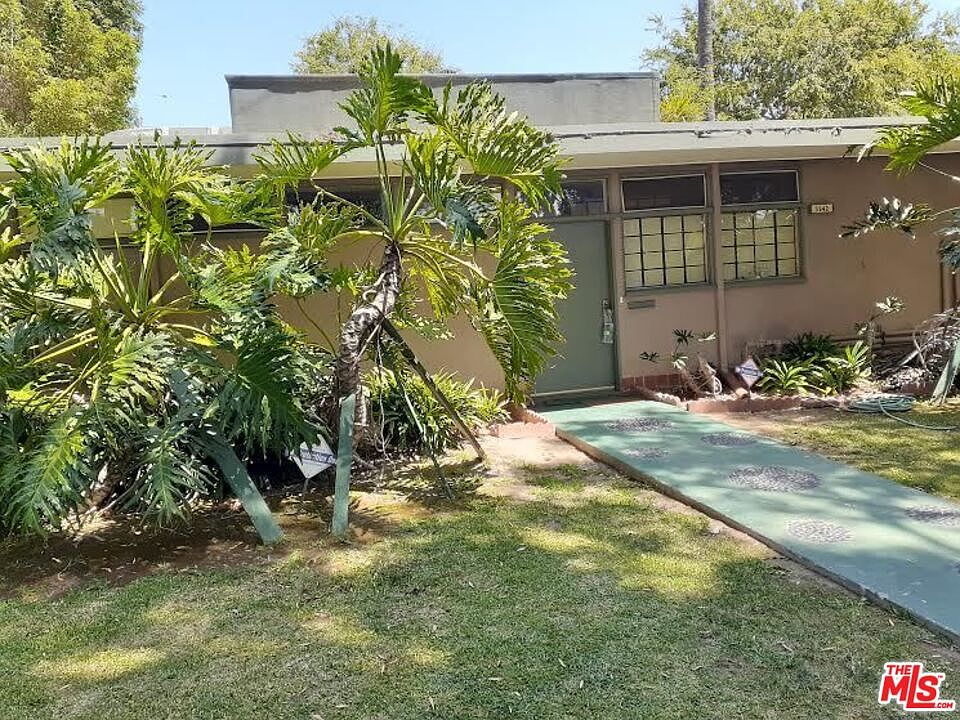 2nd image of 3542 Moore St