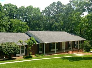 2 Elmwood Dr, Taylors, SC 29687