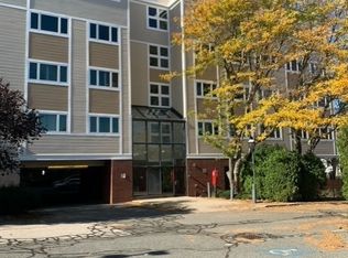 35 Desmoines Rd APT 305, Quincy, MA 02169