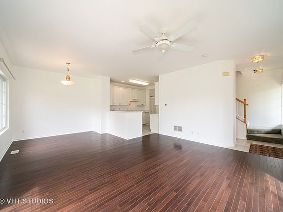 3rd image of 1091 Castleshire Dr #1091