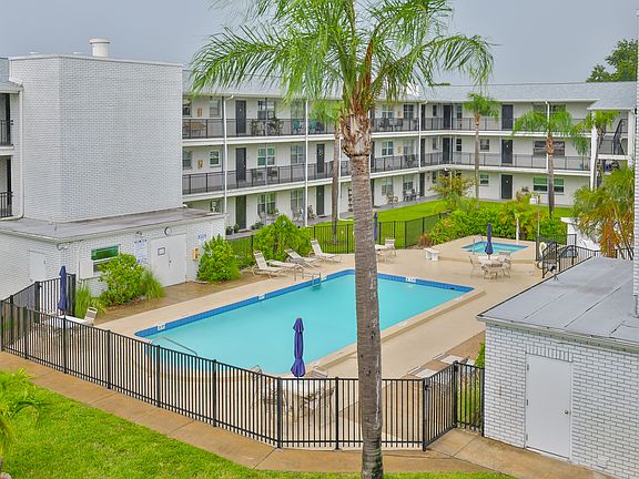 3rd image of 4050 4th St N APT 326