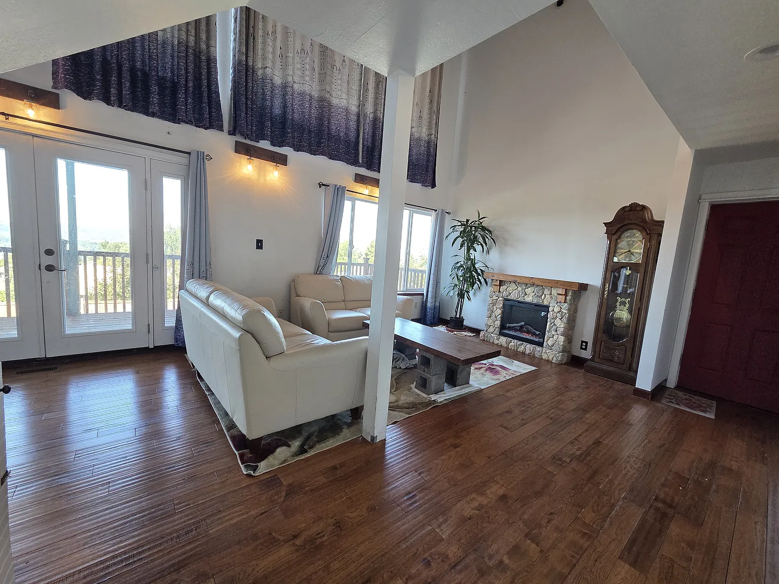 2625 Benson Rd S — Photo 2
