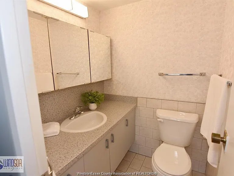 2144 Pelissier St #601 — Photo 33