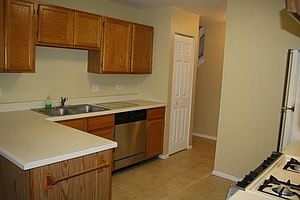 5th image of 121 Brittany Dr
