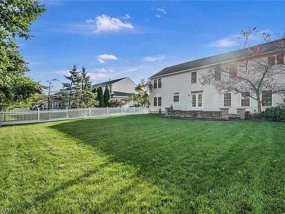 4th image of 2983 Clearbrook Dr