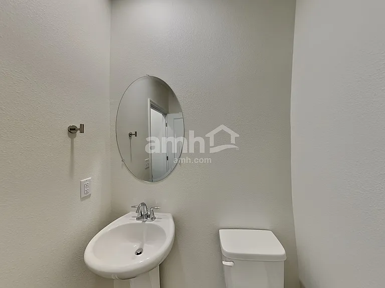 453 Onate Cir — Photo 12