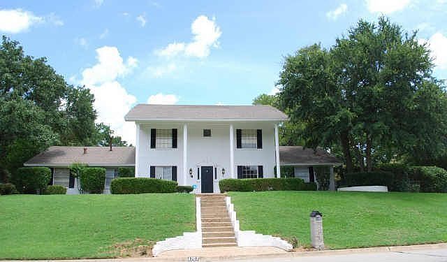1st image of 4707 Woodland Park Blvd