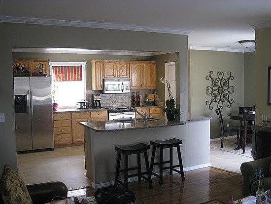 kitchen with eat in nook