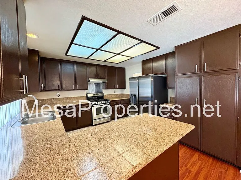14383 La Crescenta Ave — Photo 10
