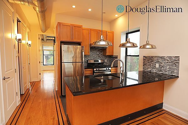 1st image of 598 Vanderbilt Ave #3