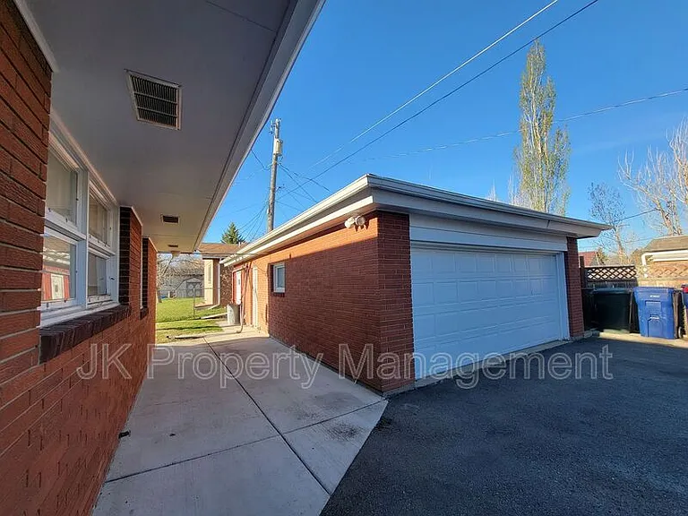 820 2nd Ave NW #2 — Photo 3