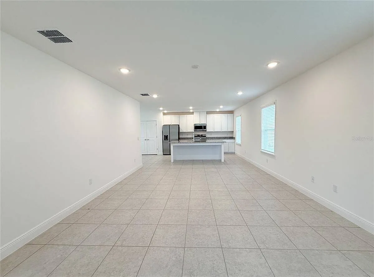 5 bed, 3.5 bath, 3171 sqft, $3,250 — Photo 4