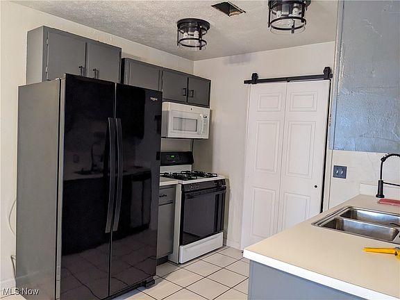 3rd image of 4296 Bennington Blvd