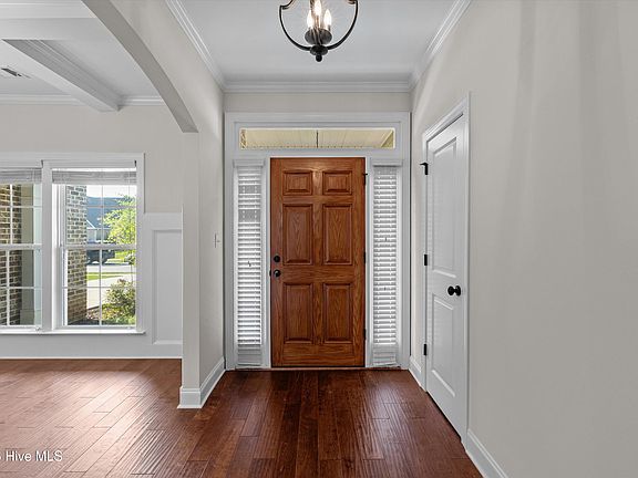 4th image of 419 Jade Drive