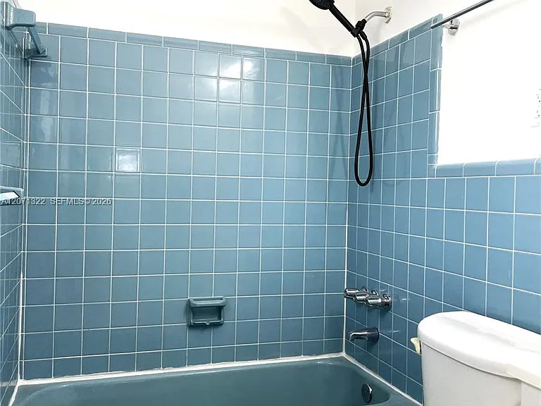 225 NW 23rd St #1 — Photo 16
