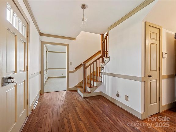 3rd image of 306 Garrison Dr