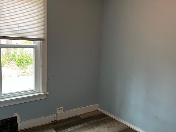 5th image of 2401 N Chester St