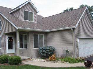 3411 Tradewinds Cv NW, Canton, OH 44708