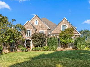 7399 Henson Forest Dr, Summerfield, NC 27358