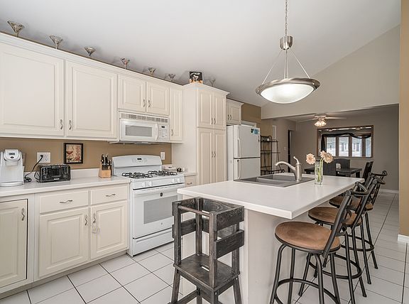 4th image of 1907 Burry Circle Dr