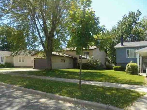 3rd image of 1112 S 10th Ave