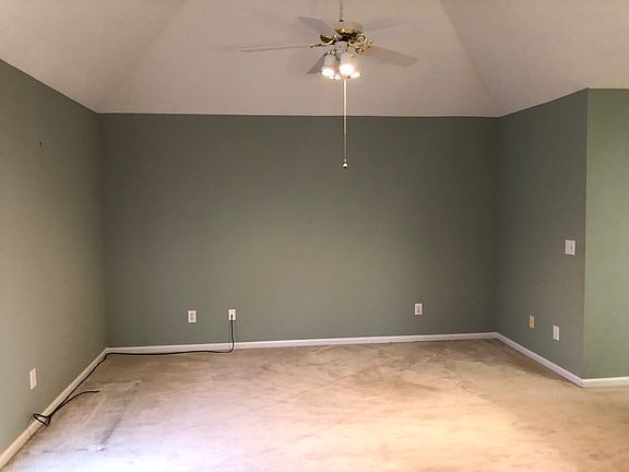 5th image of 3705 Holland Ct