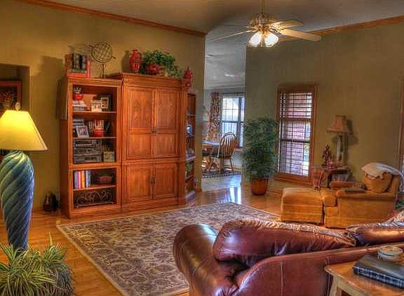 3rd image of 13121 Buckeye Ct