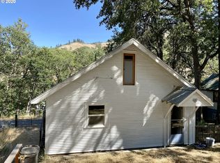 127 Garrett Ave, Klickitat, WA 98628