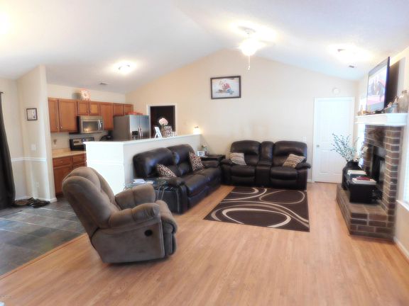 4th image of 106 Lemoyne