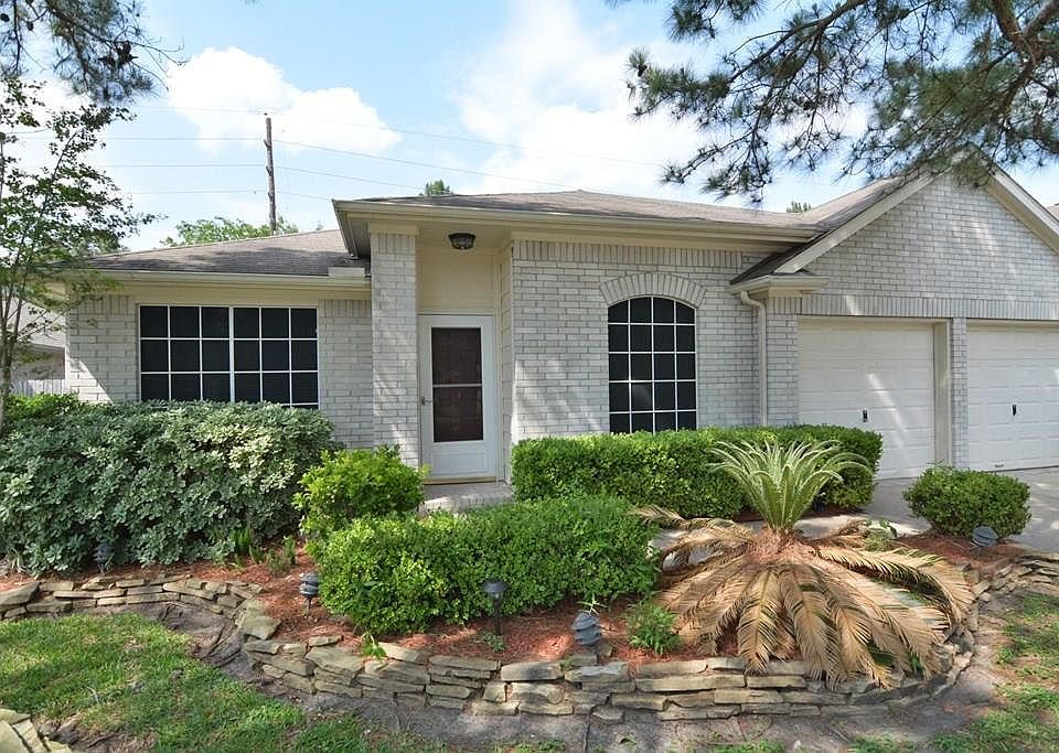 1st image of 18310 Maple Mill Dr